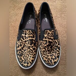 Sperry Sz 8 Leopard Print Sneakers